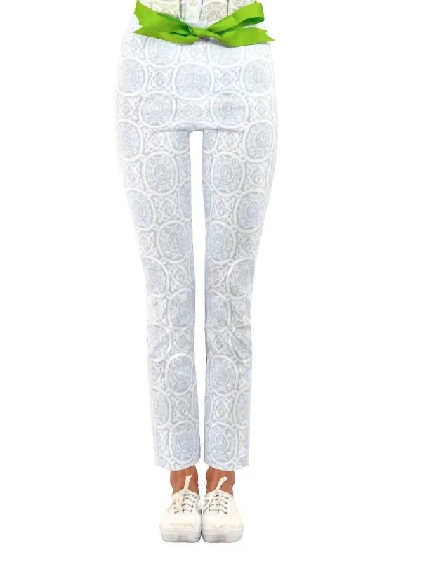 Chic Outfits Gripeless Pull On Pant - Sultan's Dining Room In White/periwinkle