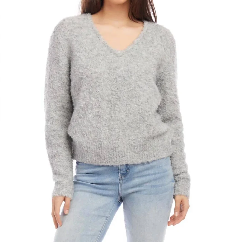 Contemporary Elegance V-Neck Sweater In Grey