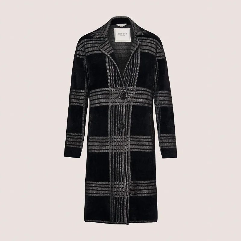 Chic Trends Unveiled Lori Long Coat In Black