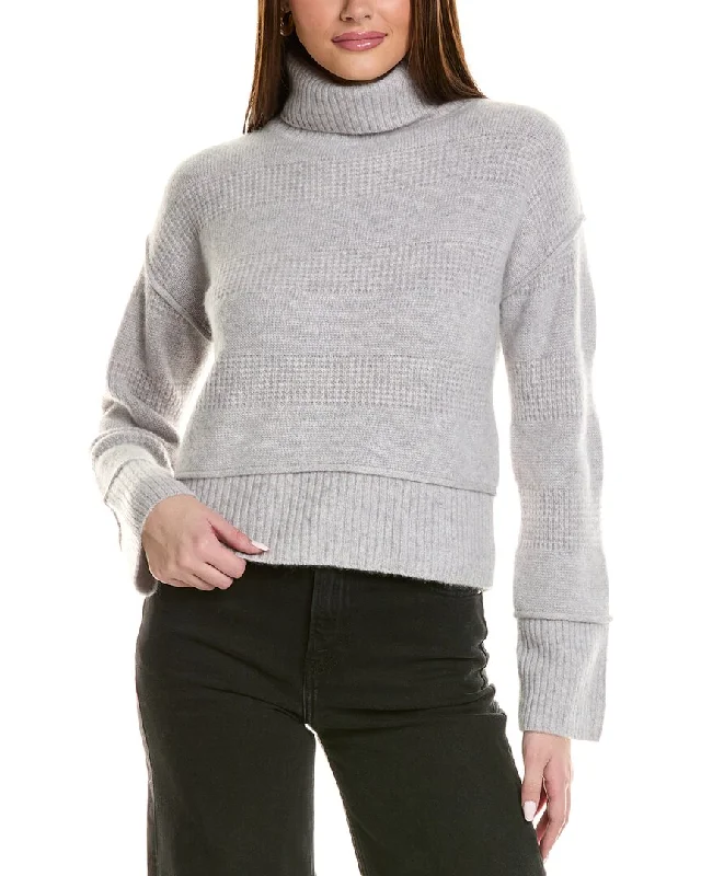 Elegant Contour Design History Exposed Seam Turtleneck Cashmere Sweater