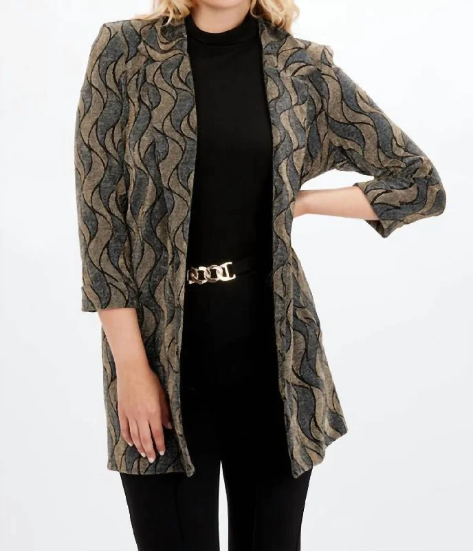 Trend Driven Wardrobe Shimmer Wave Motif Jacket In Gold/navy