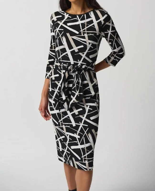 Seasonal Sale Scoop Neck Sheath Dress In Black/white